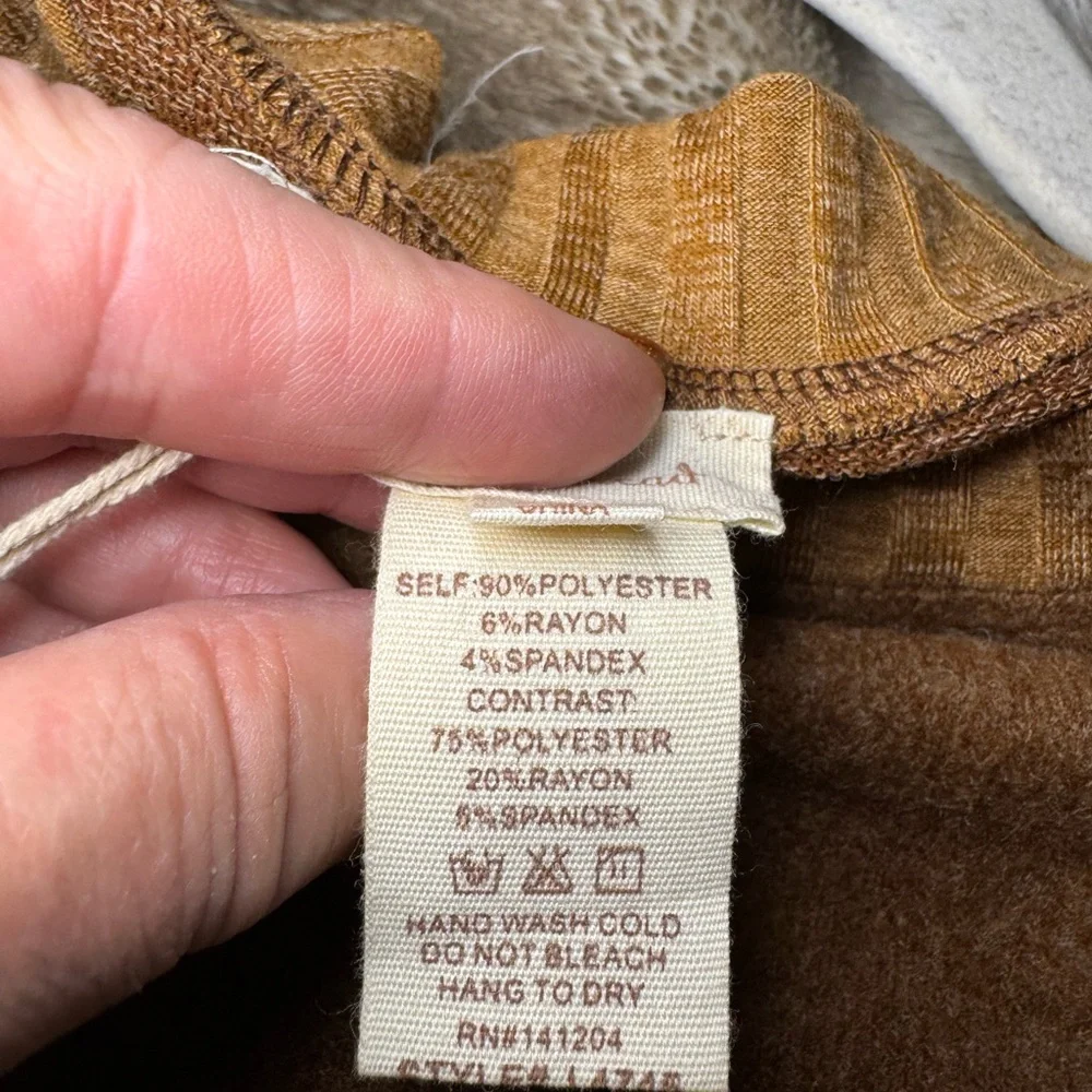 Hem & Thread Cold shoulder brown super soft sweater Size M